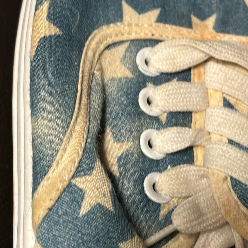 Blue sneakers with white stars - Picture 6 of 8